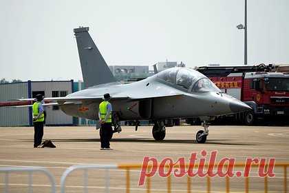 Китай заподозрили в строительстве военных объектов на спорном острове. Китай заподозрили в военном освоении спорного острова Тритон в Южно-Китайском море, на который также претендуют Вьетнам и Тайвань. Согласно данным со спутниковых снимков, Китай, возможно, осуществляет строительство самой большой взлетно-посадочной полосы на контролируемых в Южно-Китайском море островах.