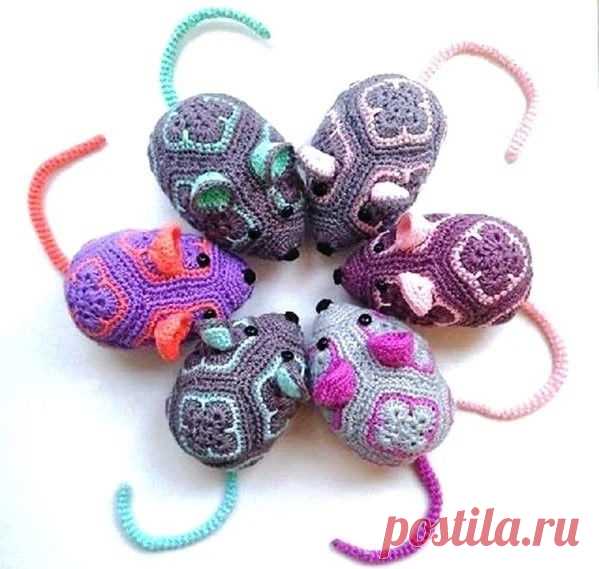 Нежные мышки из мотивов крючком