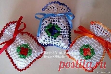 Сувенирные мешочки крючком (схемы нет)