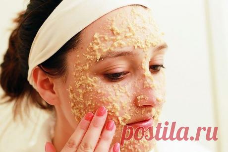 Овсяная маска для хорошего цвета лица и очищения пор Только натуральные ингредиенты Овсяная маска замечательно придает коже матовость и очищает поры. Для приготовления маски перетрите 2 столовых ложки