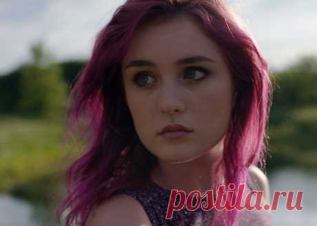 Грэйс Виктория Кокс, 10 марта, 1995