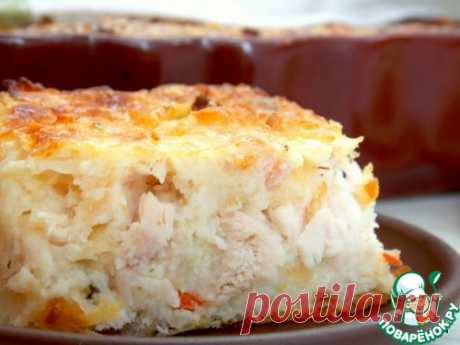 Быстрый куриный пирог 
=Грудка куриная	(вареная) — 300 г
Яйцо куриное	— 2 шт
Молоко	— 150 г
Мука пшеничная	— 50 г
Приправа	(ТМ &quot;Магги&quot; &quot; Заправка для рассольника &quot;) — 2 ст. л.
Сыр твердый	— 80 г
Разрыхлитель теста	— 1/2 ч. л.
Соль