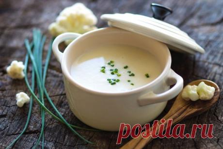 Суп из цветной капусты из трех ингредиентов 
#супы@i_m_hungry 

Простой и быстрый рецепт супа из цветной капусты. Его можно готовить на овощном, курином или мясном бульоне. 

Показать полностью…