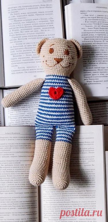 PDF Шведский Мишка крючком. FREE crochet pattern; Аmigurumi animal patterns. Амигуруми схемы и описания на русском. Вязаные игрушки и поделки своими руками #amimore - Икея, IKEA, Медведь, медвежонок, мишка.