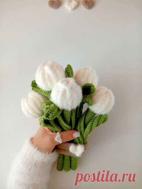 PDF Фиестовые тюльпаны крючком. FREE crochet pattern; Аmigurumi toy patterns. Амигуруми схемы и описания на русском. Вязаные игрушки и поделки своими руками #amimore - тюльпан, цветок, букет цветов к 8 марта, цветы.