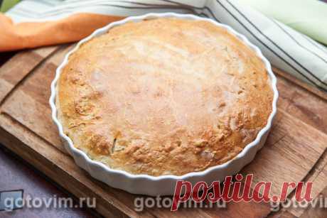 Дрожжевой пирог с курицей, рисом и яйцом. Рецепт с фото Дрожжевой пирог с курицей, рисом и яйцом – традиционная выпечка для домашних обедов или ужина. Пирог сытный сам по себе, но к нему вполне можно подать куриный бульон, чтобы все выглядело не как обычное чаепитие, а как полноценный обед. Для взрослого  вполне достаточно 1-2 кусков на порцию. Больше – приравниваю к обжорству.