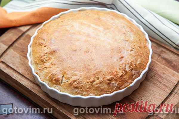 Дрожжевой пирог с курицей, рисом и яйцом. Рецепт с фото Дрожжевой пирог с курицей, рисом и яйцом – традиционная выпечка для домашних обедов или ужина. Пирог сытный сам по себе, но к нему вполне можно подать куриный бульон, чтобы все выглядело не как обычное чаепитие, а как полноценный обед. Для взрослого  вполне достаточно 1-2 кусков на порцию. Больше – приравниваю к обжорству.