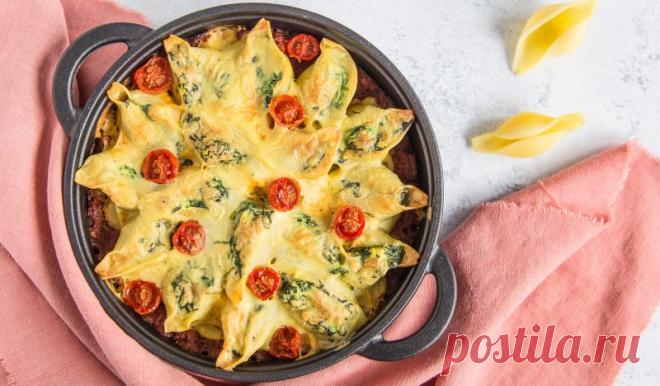 Макароны, фаршированные сыром и шпинатом