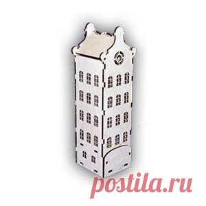 Идея оригинально подарить алкоголь. Упаковать его в дом для подарка.