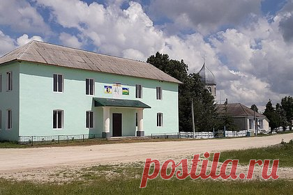 На Украине снесли последний памятник Ленину