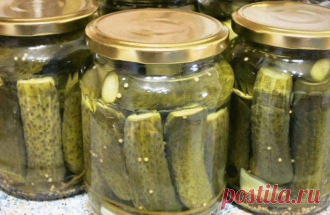 Как легко открыть банку с плотно закрученной крышкой Специальные ключи хороши, но случается, что они не вовремя сломались или на пикник их забыли прихватить с собою. А вот в машине у рачительного автомобилиста обязательно найдётся хотя бы один рулон скотча.