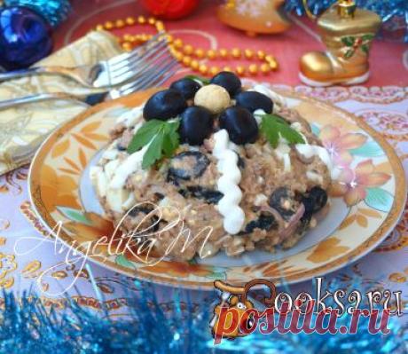 Салат с яйцами, тунцом и маслинами фото рецепт приготовления