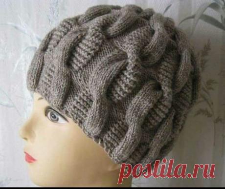 Шапочка спицами с узором &quot;Жгут Змейка&quot; Вся необычность этого жгута заключается в том, что одна часть жгута вяжется лицевой гладью, а другая – платочной вязкой. В итоге получается очень интересный узор.Свяжите образец и рассчитайте свой объем шапочки.Например:12 жгутов Х 16 петель + 2 кром =194 петлиПряжа CLASSIK ALIZE LANAGOLD...