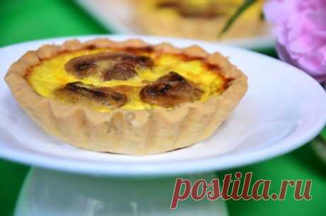 Кулинарный рецепт Мини тарты с грибами и пармезаном с фото
