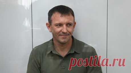 Генерал-майор Попов обжаловал домашний арест. Генерал-майор Иван Попов обжаловал свой домашний арест, сообщили РИА Новости в 235-м гарнизонном военном суде. Читать далее