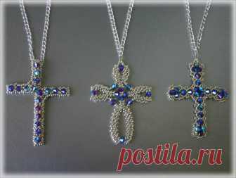 3Cross pendants beading TUTORIAL Step by step tutorial for my 3Cross pendants. Tutorial includes 11 pages of detailed illustration with step by step explanation to create this beautiful bead pendants.  Pendants height 6.0 cm  NEW, printer-friendly version!  Skill level: *  Materials: - size 4 mm bicone beads (17, 12, 26 pieces) -