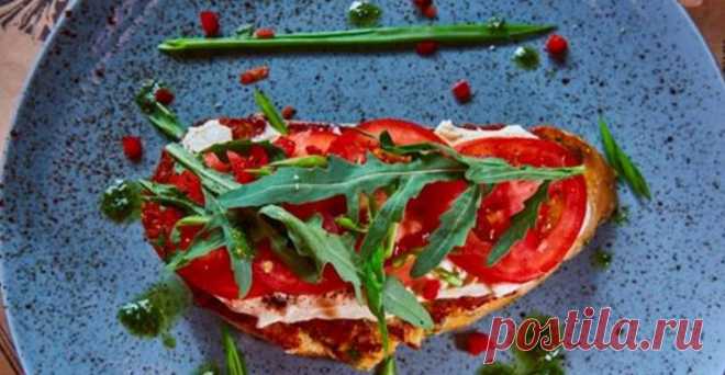 6 вкусных завтраков для ленивых выходных Для приготовления этих блюд вам не придётся долго стоять у плиты. Максимум 15 минут — и можно завтракать. Проще некуда!