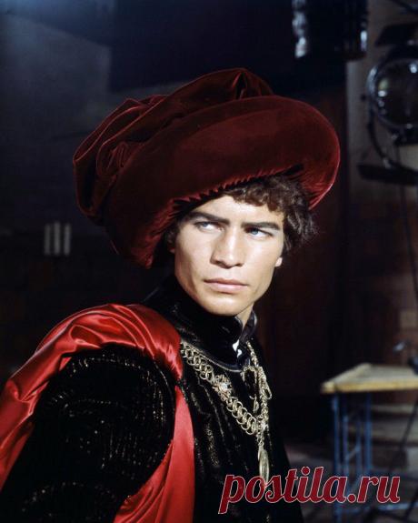 Майкл Йорк (Michael York)
- 27 марта, 1942