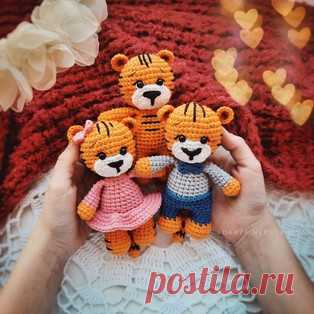 Тигрята амигуруми. Схемы и описания для вязания игрушек крючком! Бесплатный мастер-класс от Дарьи Неустроевой по вязанию тигрят крючком. Высота вязаной игрушки примерно 12 см. Для изготовления такого маленького тигр…