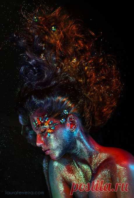 «Some body paint and glitter plus jewels and makeup... love the lighting here too Makeup Pinterest Идеи для фото, Фотосессии и Ли» — карточка пользователя Нажмуттин в Яндекс.Коллекциях