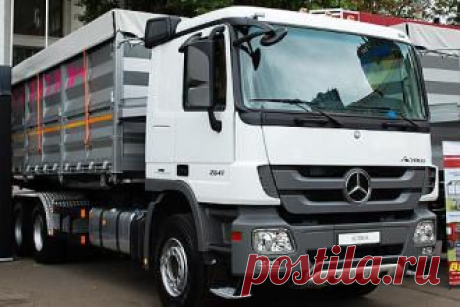 Авто Зерновоз Mercedes Actros с украинским кузовом прошел испытание на полях - свежие новости Украины и мира