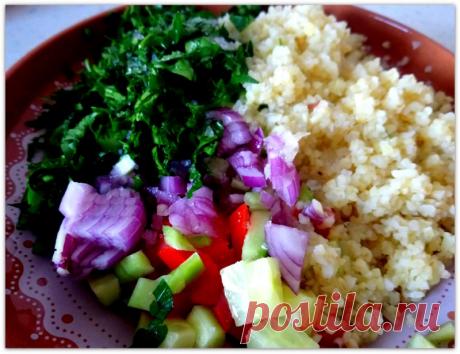 салат "табуле" и салат из цуккини "гриль" с рукколой