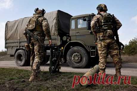 В США признали бессмысленность финансирования ВСУ. Финансирование ВСУ бессмысленно для США, поскольку украинский лидер Владимир Зеленский находится в плачевном положении, заявил бывший разведчик американской морской пехоты Скотт Риттер. мне не кажется, что Украина просуществует хоть сколько-нибудь долго — Зеленский уже на последнем издыхании», — сказал он.