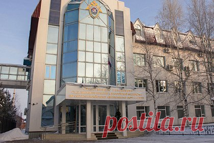 В российском городе пенсионерка упала в яму с кипятком и погибла. В Нефтеюганске (Ханты-Мансийский автономный округ) пожилая женщина скончалась из-за последствий коммунальной аварии. Об этом сообщили в Telegram-канале Следственного комитета региона. Инцидент в российском городе произошел 11 января на улице Строителей. Из-за сильных морозов произошел прорыв теплотрассы.