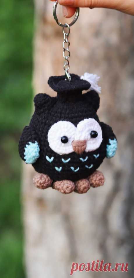 PDF Совушка крючком. FREE crochet pattern; Аmigurumi toy patterns. Амигуруми схемы и описания на русском. Вязаные игрушки и поделки своими руками #amimore - сова, совушка, маленький совёнок, птица, птичка.