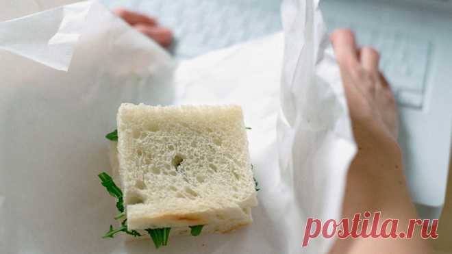 BBC Learning English - 6 Minute English / What your lunch says about you What do you eat for lunch? Sandwiches are the most popular lunchtime meal in the UK, but why?