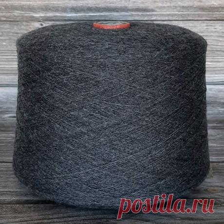 Меринос Safil Jawalan grigio – купить на Ярмарке Мастеров – LTV4IRU | Пряжа, Москва Меринос Safil Jawalan grigio в интернет-магазине на Ярмарке Мастеров. Пряжа от Sudwoole Group. Biella Filati. 
Safil. Jawalan (Topwool).

Состав: 100% меринос.

Цвет: серый меланж. 

После ВТО пряжа пушится.

Толщина: 2/28 - 1400 м в 100 г.

Стоимость указана за 100 г.