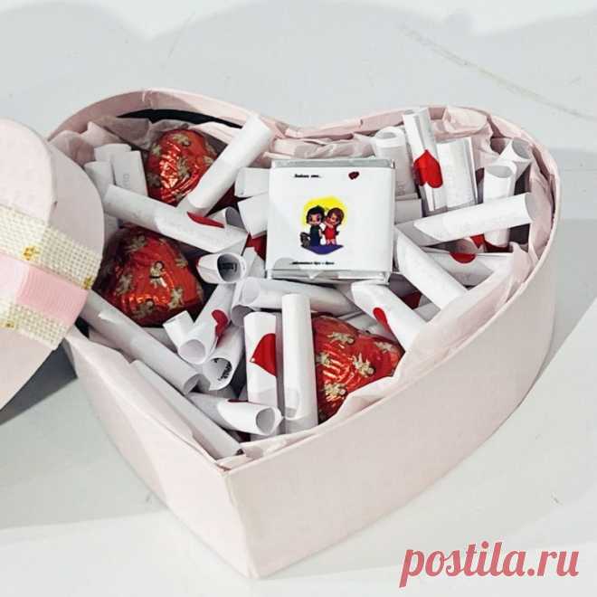 Подарочный бокс Love is с записочками на 14 февраля, артикул: 757247, с доставкой в город Москва (внутри МКАД)