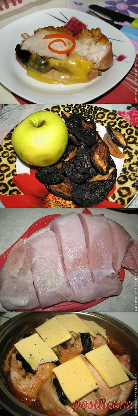 Индюшиное филе с яблоками и сушеными сливами / Рецепты с фото