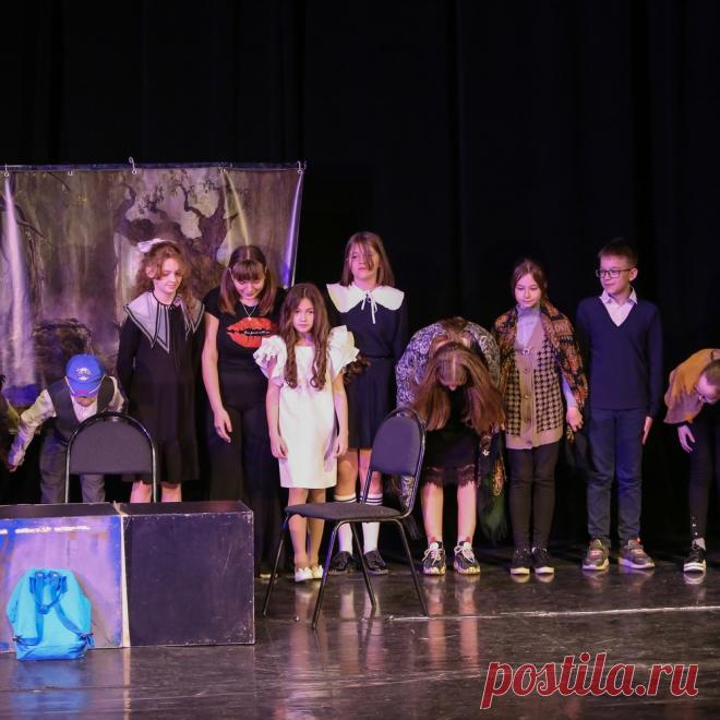 🎭 Школа театрального искусства для детей и подростков
💃 Опытная команда 🤩 Индивидуальный подход 🥳 Мероприятия
🌍 Город Самара ул. Льва Толстого, д. 94 📞 +7(927)207-07-20