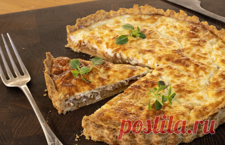 Восхитительный пирог с необычной начинкой: готовим вместе Сегодня рецепт потрясающе вкусного пирога с оригинальной и сытной начинкой. Получается невероятно ароматно, аппетитно и в то же время необычно — попробовать стоит обязательно!Начнём с теста. В...