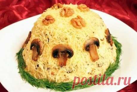 Салат с куриным филе и свежими огурцами Белый танец