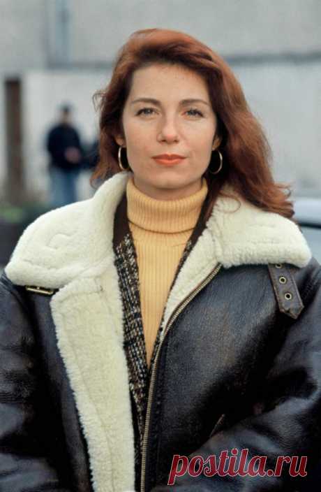 Вероник Жене