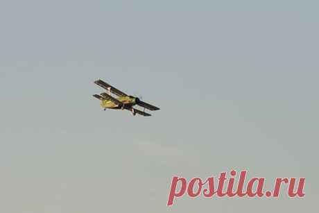 Самолет Ан-2 с людьми на борту пропал в российском регионе. Самолет Ан-2 с тремя людьми на борту пропал на Чукотке. По сведениям телеканала РЕН ТВ, борт в российском регионе выполнял рейс Певек — Полярный. Сейчас начались поиски исчезнувшего воздушного судна. Другие подробности произошедшего выясняются. Информации о пострадавших не поступало.