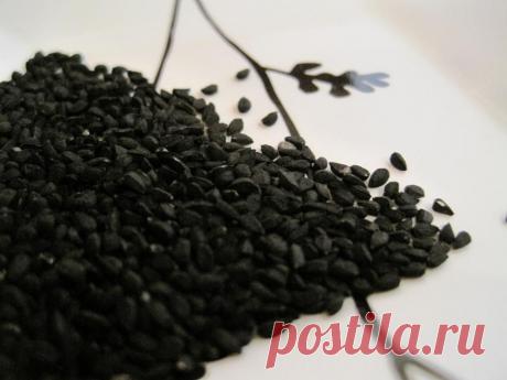 Масло чёрного тмина, средство от всех недугов.

Масло чёрного тмина производят из семян чёрного тмина, произрастающего во многих странах с тёплым климатом-странах средиземногоморя, Азии, Африки, Ближнего Востока. Масло чёрного тмина издавна знакомо человечеству. О чудесных свойствах этого масла упоминается в медицинских трактатах Гиппократа, в научных трудах Авиценны, в индийской аюрведе. В Коране пророком Мухаммедом оно было названо « средством от всех недугов, кроме смерти».