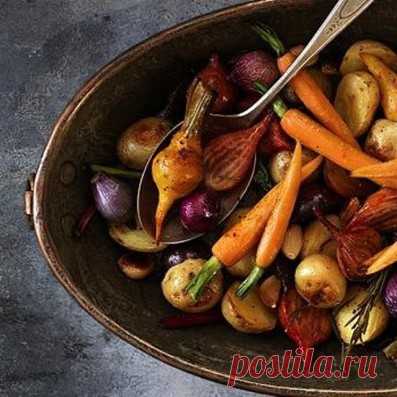 Вкусные овощи: необычный рецепт Запеченные овощи – отличный гарнир, который сложно испортить. Но есть способ сделать его еще вкуснее. Ловите рецепт!