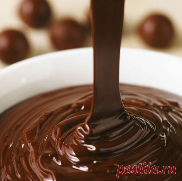 ДЕЛАЕМ ШОКОЛАД САМИ

Рецепт №1. Проще не бывает

Это то, как делаю шоколад я и недостаток (или достоинство?) этого рецепта в том, что здесь много чего варьируется. Остальные будут более определенны.
Ингридиенты:
масло сливочное
какао-порошок
сахар (мед)

Приготовление:

Берется масло (количество - на глаз, собственно, чем больше масла, тем больше будет шоколада), можно порезать его на кусочки (быстрее и равномернее растопится) и ставится в кастрюльке на огонь. Когда масло ...