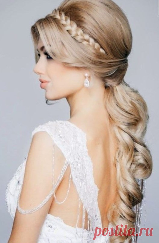 Картинки прически на свадьбу - модные тенденции в 2020 году (обновлено: Май 2020 ) Однако следует с осторожностью выбирать такую прическу на свадьбу, она должна идеально отражать стиль невесты и гармонировать со свадебным платьем. Лучшее по теме: картинки прически на свадьбу свадебные прически прически на свадьбу свадебный макияж макияж на свадьбу свадебные стилисты лучшие свадебные прически шикарные довериться рукам профессионала, но если вы решили делать свадебные причес...
