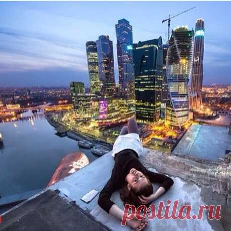 До чего же люблю вид на сити с башни 2000!!!#москва #сити #москвасити #москва_сити #moscow #moscowcity #sky #photooftheday #selfie