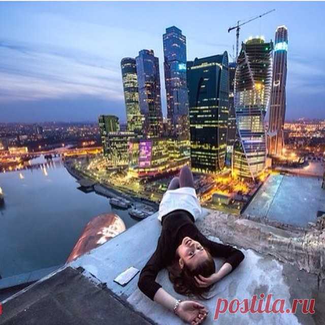 До чего же люблю вид на сити с башни 2000!!!#москва #сити #москвасити #москва_сити #moscow #moscowcity #sky #photooftheday #selfie