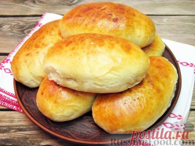 Рецепт: Дрожжевые пирожки с яблоками и щавелем, в духовке на RussianFood.com