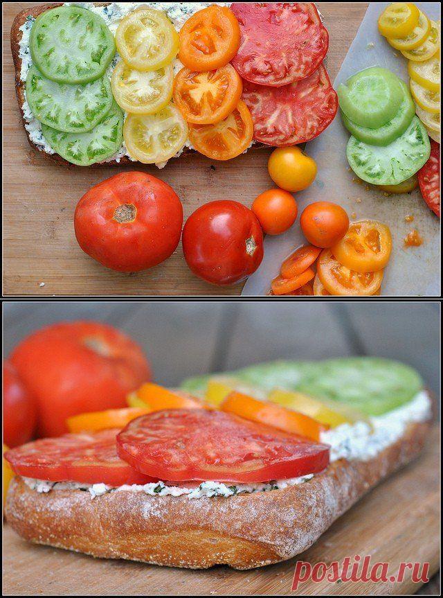 Брускетта с помидорами и творожной намазкой из базилика - рецепт и способ приготовления, ингридиенты | sloosh