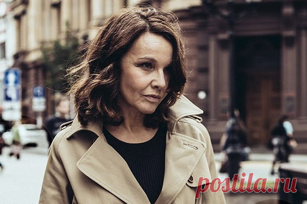 ТАТЬЯНА ДРУБИЧ: СТАРОСТЬ — ЭТО НЕ ДЛЯ СЛАБАКОВ. СМЕРТЬ – ВОТ ЧТО ДЕЛАЕТ ТЕБЯ ЧЕЛОВЕКОМ
ТАТЬЯНА ДРУБИЧ: СТАРОСТЬ — ЭТО НЕ ДЛЯ СЛАБАКОВ. СМЕРТЬ – ВОТ ЧТО ДЕЛАЕТ ТЕБЯ ЧЕЛОВЕКОМ Татьяна Друбич начала сниматься в 13 лет и сыграла в замечательных фильмах («Сто дней после детства», «Спасатель», «Асса», «Анна Каренина» и многих других). При этом никогда не считала актерскую профессию основной: по...
Читай дальше на сайте. Жми подробнее ➡