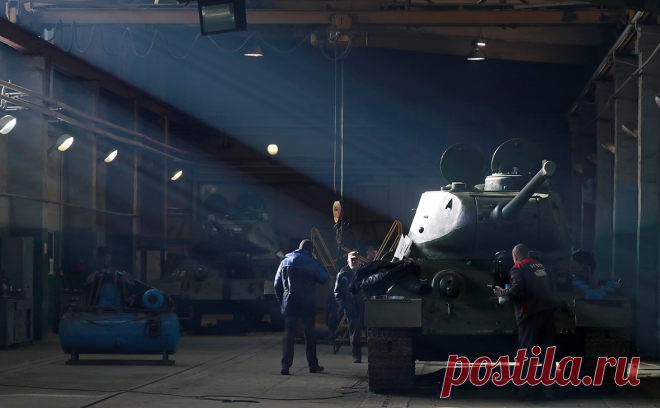 В России создадут два автобронетанковых ремонтных завода. В Раменском и Каменске-Шахтинском создадут 71-й и 72-й автобронетанковые ремонтные заводы Минобороны, на них будут работать 365 и 227 человек соответственно. Премьер Михаил Мишустин поручил назначить глав предприятий за два месяца