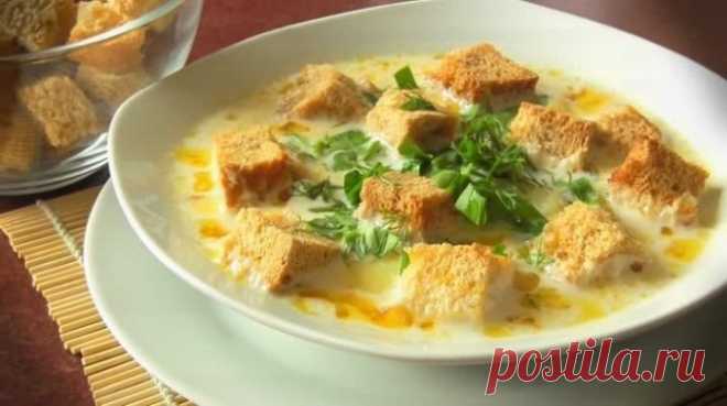 Самый вкусный сырный суп: после праздников Захотелось порадовать родных необычайным супчиком? Самый вкусный сырный суп выручит вас и разнообразит повседневное меню.
Соблазнительно аппетитный, сытный, нежный суп не требует много времени на приг…