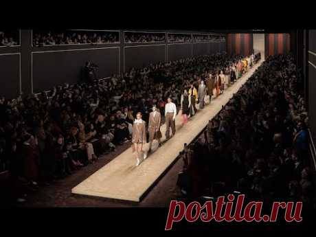 Fendi Women's Fall/Winter 2019-20 Fashion Show